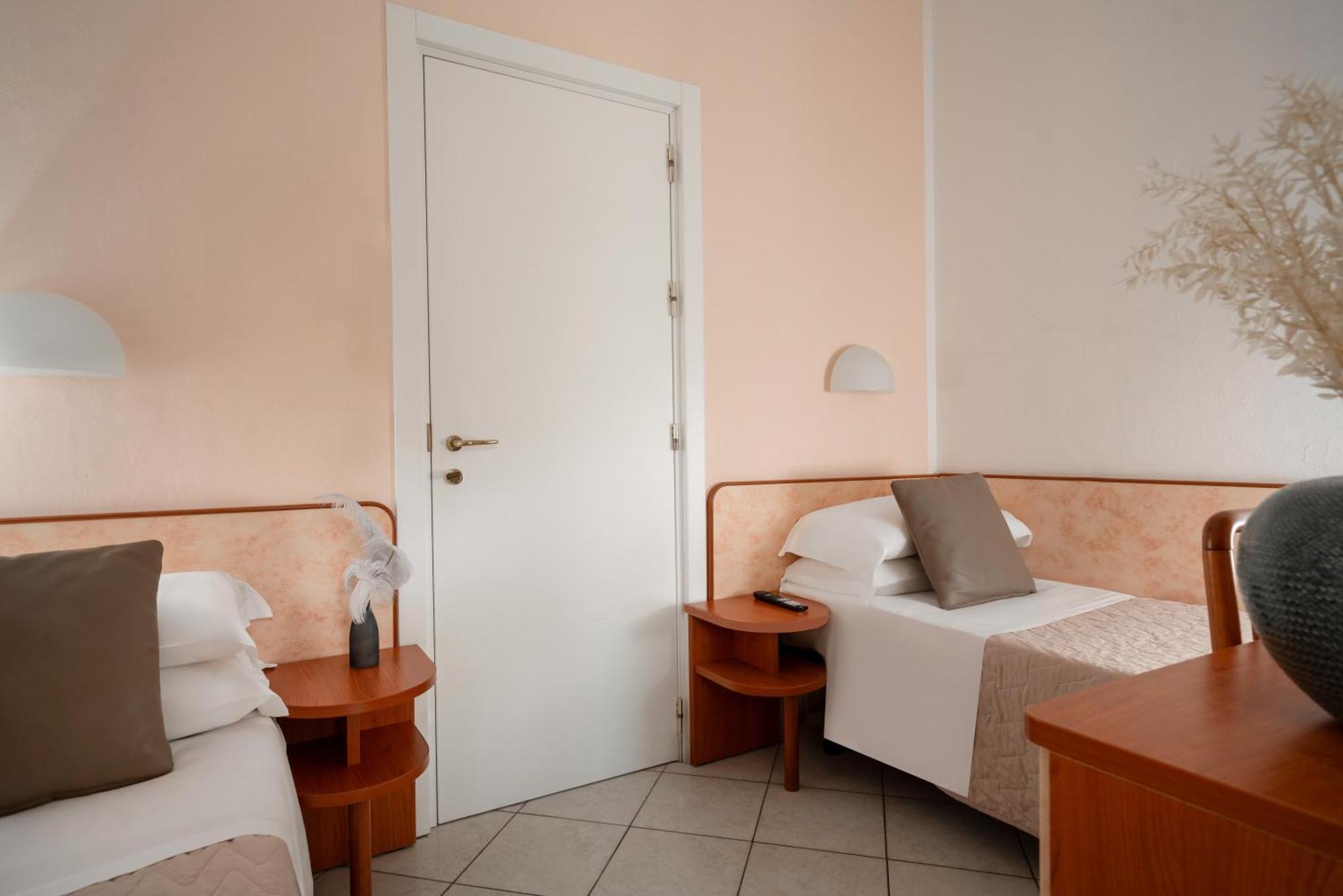 Hotel San Marco ميلانو ماريتيما المظهر الخارجي الصورة